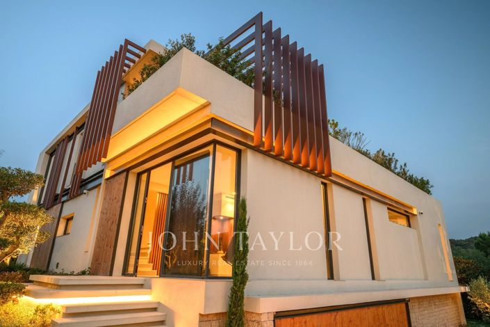Image No.25-5 Bed House for sale