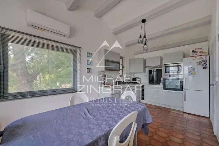 Image No.21-5 Bed House for sale