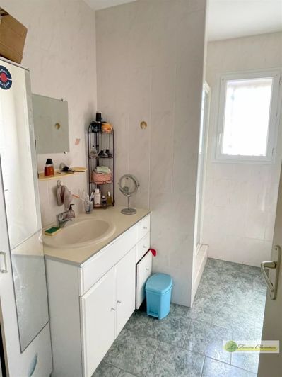 Image No.11-3 Bed House for sale