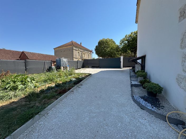 Image No.15-3 Bed House for sale