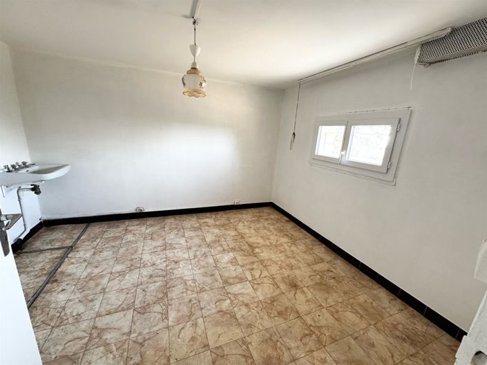 Image No.11-3 Bed House for sale