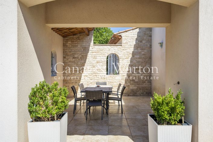 Image No.24-4 Bed House for sale
