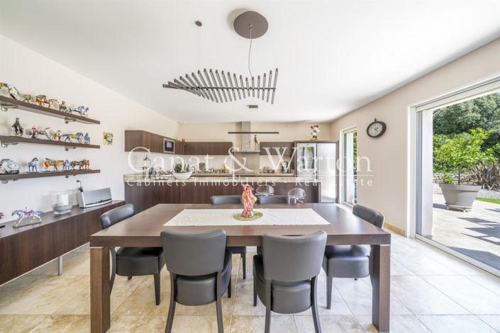Image No.6-4 Bed House for sale