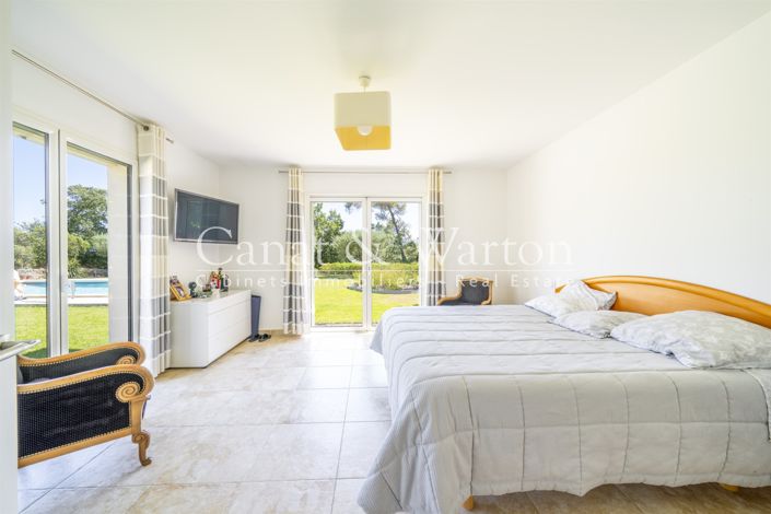 Image No.8-4 Bed House for sale