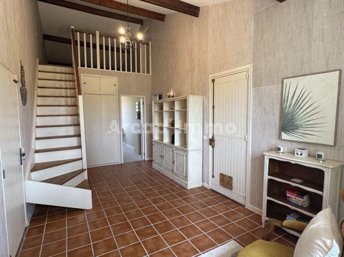 Image No.2-4 Bed House for sale