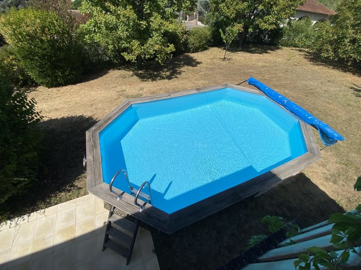 Image No.17-6 Bed House for sale