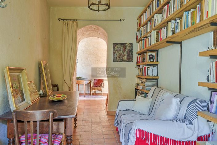 Image No.19-6 Bed House for sale