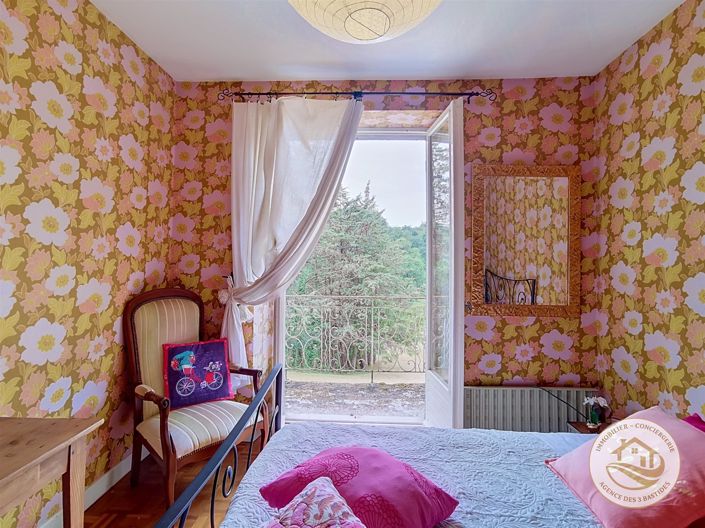 Image No.11-8 Bed House for sale