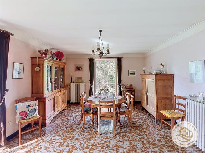 Image No.4-8 Bed House for sale