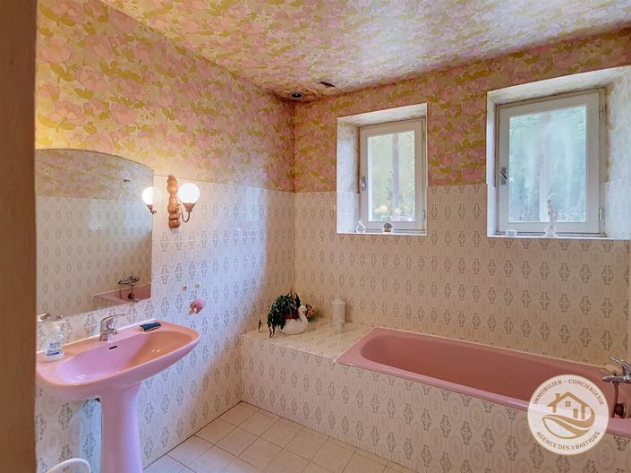 Image No.9-8 Bed House for sale