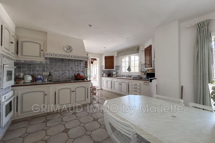 Image No.11-5 Bed House for sale