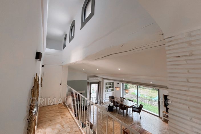 Image No.10-3 Bed House for sale