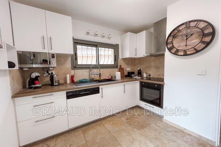 Image No.11-3 Bed House for sale