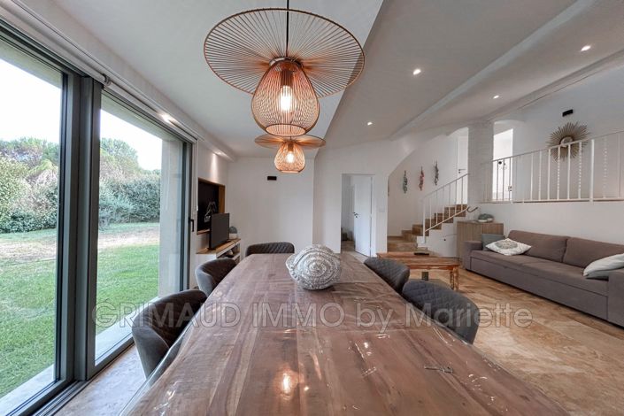 Image No.8-3 Bed House for sale