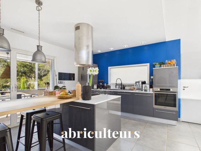 Image No.7-3 Bed House for sale
