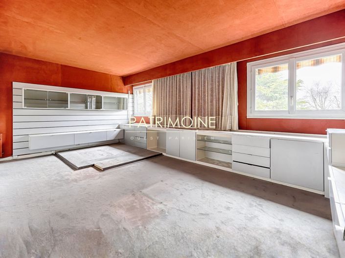 Image No.9-5 Bed House for sale