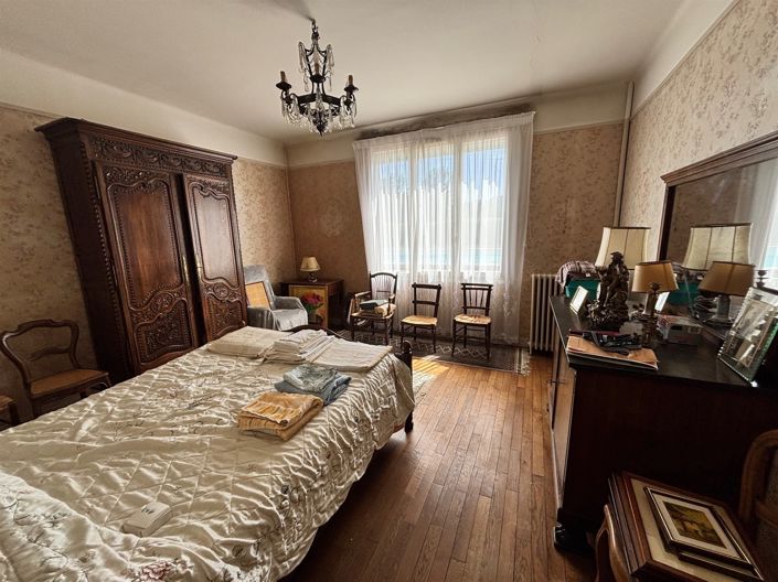 Image No.11-6 Bed House for sale