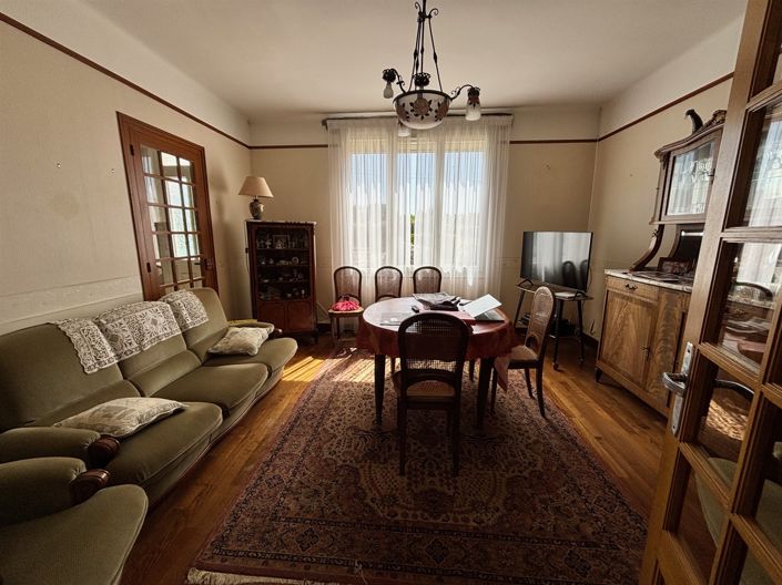 Image No.6-6 Bed House for sale