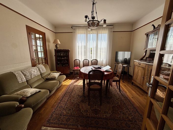 Image No.6-6 Bed House for sale