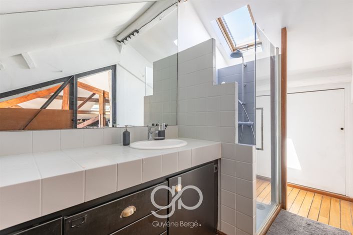Image No.10-3 Bed House for sale
