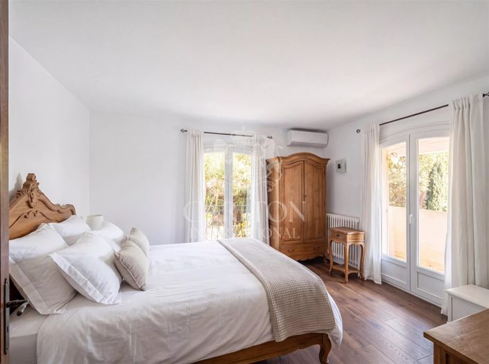 Image No.18-5 Bed House for sale