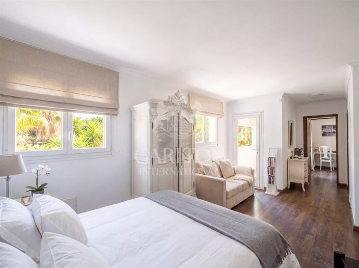 Image No.19-5 Bed House for sale