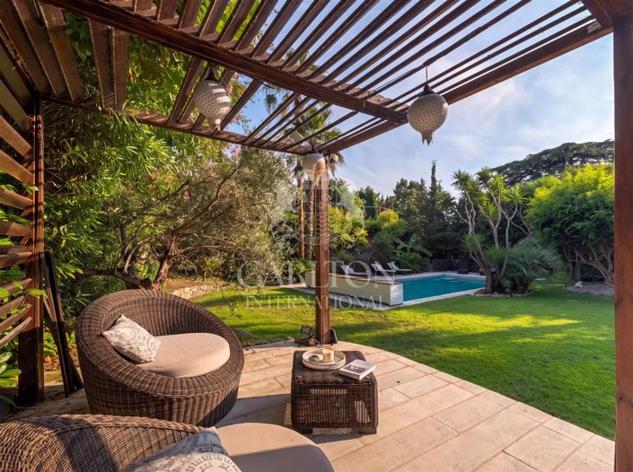 Image No.4-5 Bed House for sale