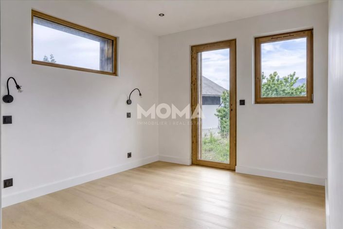 Image No.12-4 Bed House for sale