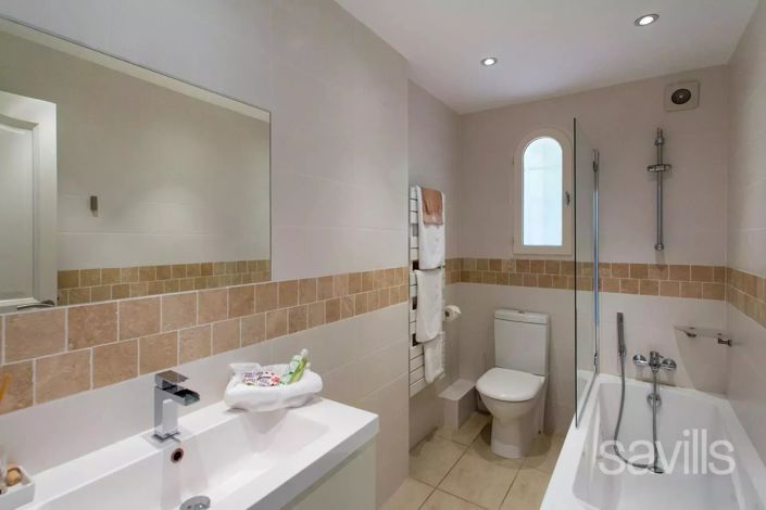 Image No.16-7 Bed House for sale