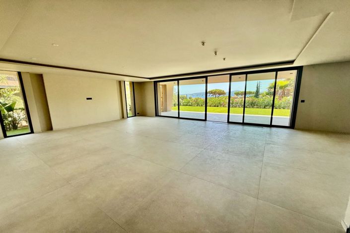 Image No.8-3 Bed Apartment for sale