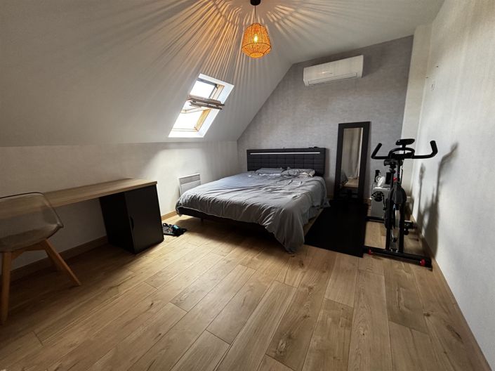 Image No.11-5 Bed House for sale
