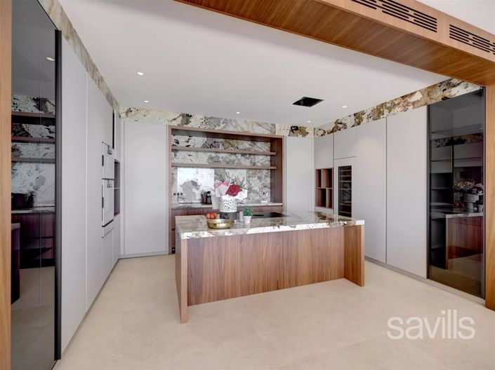 Image No.4-5 Bed House for sale