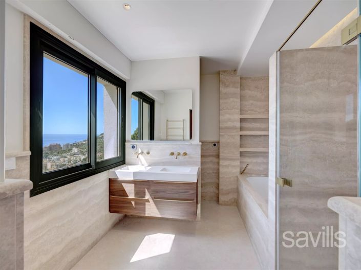 Image No.8-5 Bed House for sale