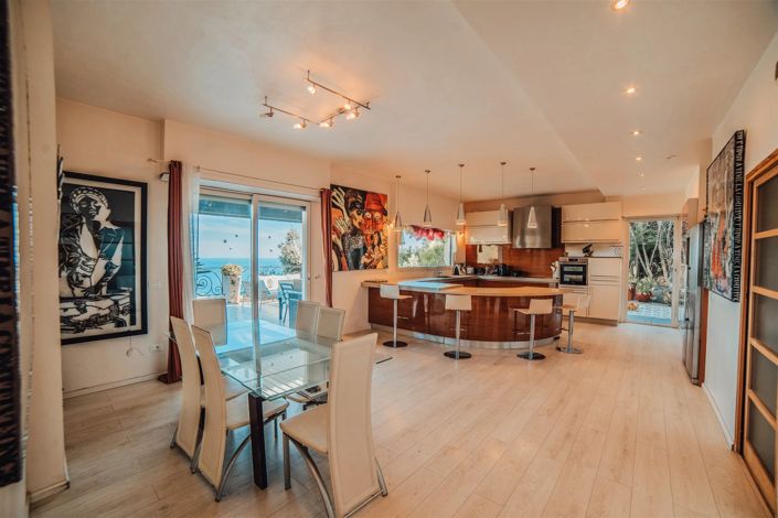 Image No.27-7 Bed House for sale