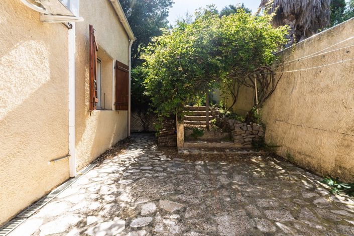 Image No.11-4 Bed House for sale