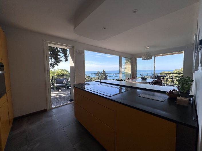 Image No.2-4 Bed House for sale