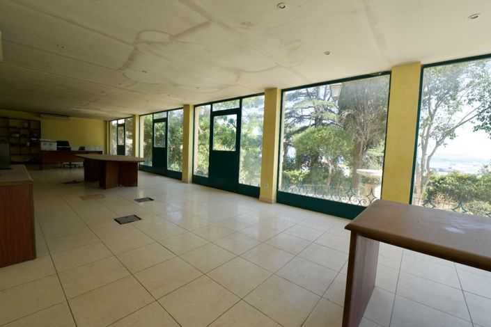 Image No.7-5 Bed House for sale