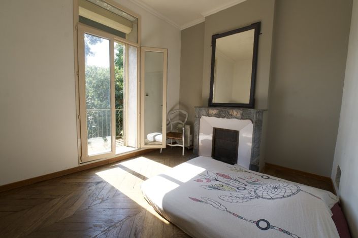 Image No.9-5 Bed House for sale