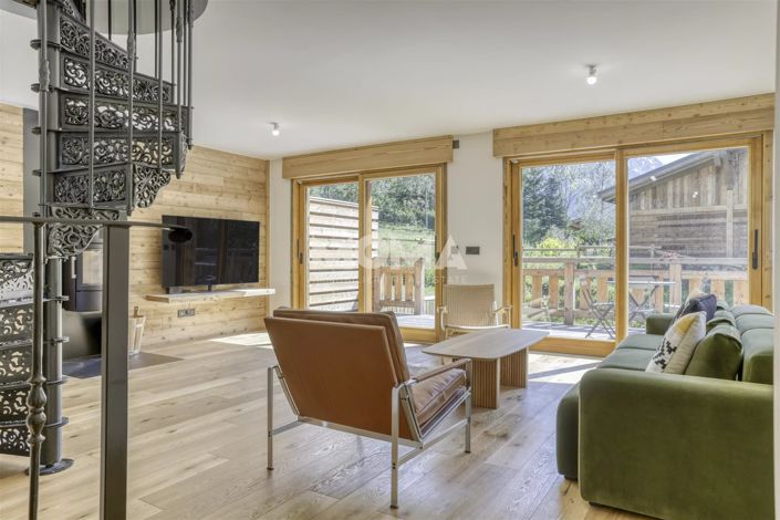 Image No.2-4 Bed House for sale