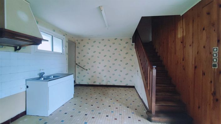 Image No.10-3 Bed House for sale