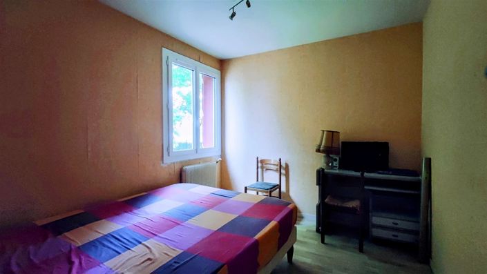 Image No.10-3 Bed House for sale