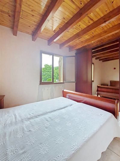 Image No.10-2 Bed House for sale