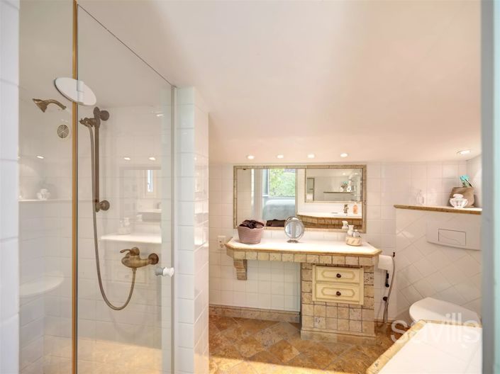 Image No.15-4 Bed House for sale