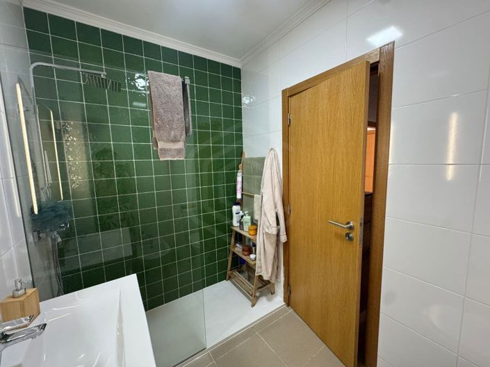 Image No.17-2 Bed Apartment for sale