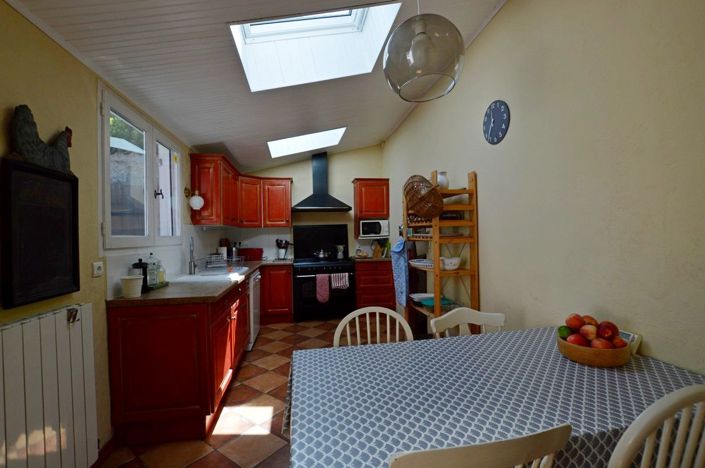 Image No.9-5 Bed House for sale