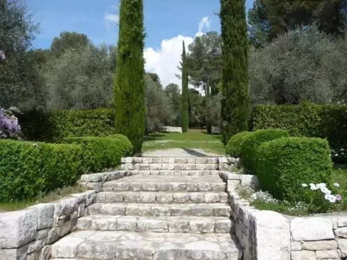 Image No.5-6 Bed House for sale