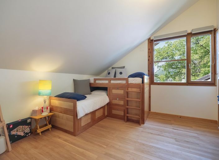 Image No.17-6 Bed House for sale