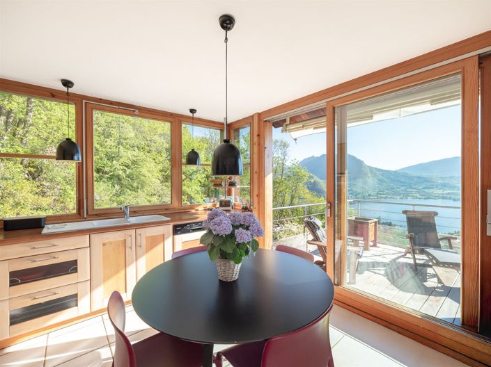 Image No.6-6 Bed House for sale