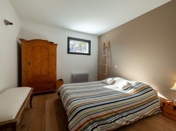 Image No.15-4 Bed House for sale