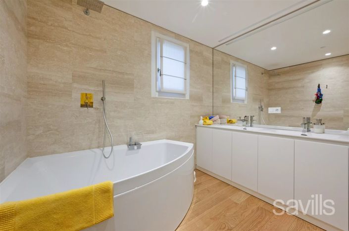 Image No.20-7 Bed House for sale